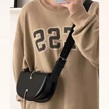 Сумка женская фирменная фактура двойная цепочка сумка-мессенджер сумка-седло супер крутая черная портативная сумка на плечо 15*6*25 чёрный