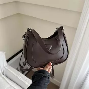 Сумка женская простая модная сумка рабочая маленькая сумка через плечо женская 2024 новая популярная сумка-мессенджер в иностранном стиле чёрный