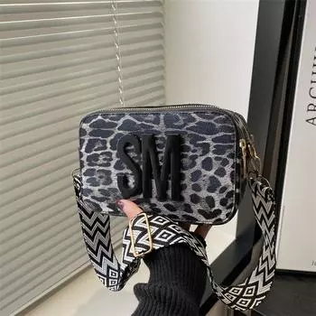 Сумка женская сезонная модная женская цепочка на одно плечо, высокая стоимость, нишевая сумка через плечо, маленькая квадратная сумка коричневый