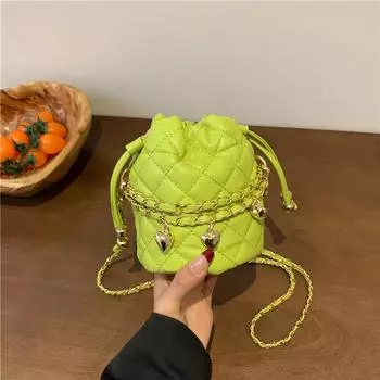 Сумка женская зимняя новинка 2024 года, сумка через плечо Niche Design, стильная простая косая сумка-ведро с ромбовидной цепочкой чёрный