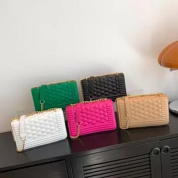 Сумки Женская сумка Модная маленькая квадратная сумка Текстурированная сумка на цепочке Нишевая универсальная сумка-мессенджер розы красного