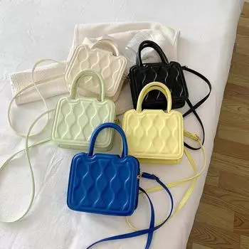 Летняя сумка женская 2024 новая модная иностранная сумка популярная сумка для печенья модная сумка-мессенджер через плечо маленькая квадратная сумка чёрный