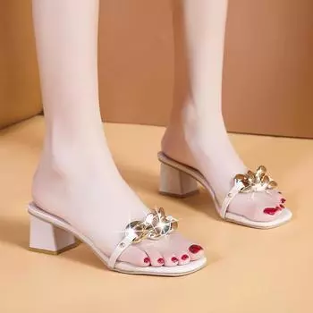 Летняя мода, новые повседневные металлические тапочки с круглым носком, однотонные женские сандалии на квадратном каблуке, сексуальные банкетные удобные туфли на высоком каблуке 35