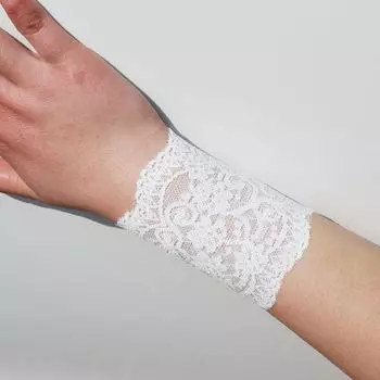Summer Gloves Oversleeve Scar Covering Tattoo Arm Sleeve Long Women Driving Thin Short Wristband Lace Oversleeve Bracer 10cm White All yards