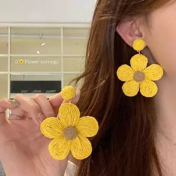 Summer Holiday Style Straw Woven Yellow SUNFLOWER Earrings Light Luxury Niche High-Grade Ear Studs Women Unique Beautiful Earrings Bright yellow ~ flower ear needle pair
