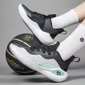 Summer lightweight luminous actual combat basketball shoes men s and women s students youth running shoes competition training professional sneakers 36