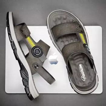 Summer men s sandals 2025 new casual wear driving two Korean versions of non-slip soft-soled beach slippers 38