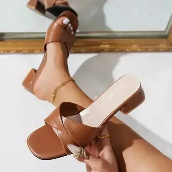 Summer New Fashion Modern Slipper Open Toe Solid Color Simple 2025 High Quality Ladies Shoes Versatile Square Heel Women s Shoes 35 белый