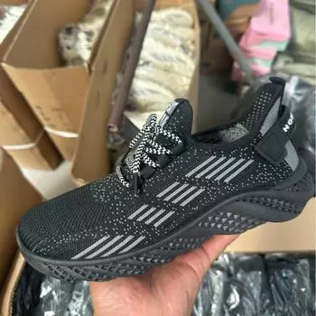 Summer new men s breathable mesh fly-woven hole shoes lightweight trend personalized factory direct sales 39