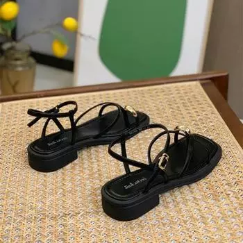 Summer new simple European and American thin strap women s shoes open-toed thick heel classic fashion Korean mother one-word buckle sandals 35 чёрный