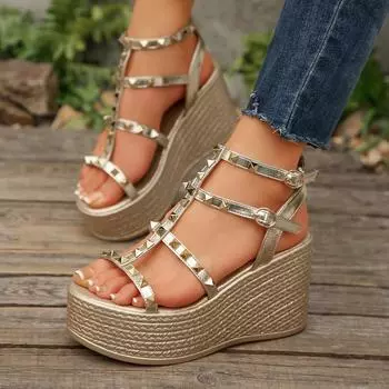 Summer Women Sandals Thick Sole Rivets Open Toe Platform Sandals Women Casual Wedge Roman Luxury New High Heels Shoes for Women 35