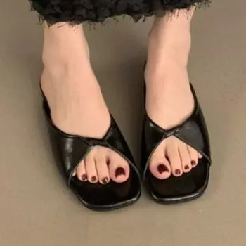 Summer Womens Fashion Square Toe Open Toe Narrow Strap Sandals New Style Open Heel Designer Outdoor Soft Bottom Beach Flip Flops 35 темно-коричневого