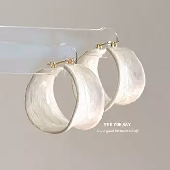 Super Fairy Drop Oil C- Shaped Circle Ear Studs Female 2025 New Arrival Fancy Accessible Luxury Niche Temperament Versatile Earrings Pair of white oil drop earrings