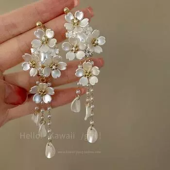 Super Fairy Sweet White Pearl Flower Tassel Stud Earrings French Retro Earrings Vacation Style Sense of Atmosphere Earrings Ear Clips Pearl flower tassel stud earrings