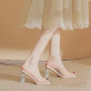 Super fire transparent crystal cool slippers women s summer outer wear 2024 new temperament square head thick heel high heel sandals 35