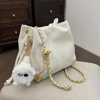 Super Hot Autumn and Winter Leisure Crossbody Chain Bag Beige White