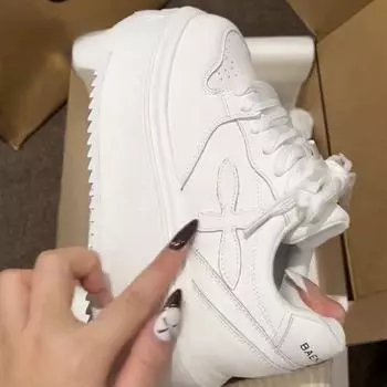 Супер-огненные универсальные маленькие белые туфли с толстой подошвой, модные легкие туфли на каждый день 2024 года 35