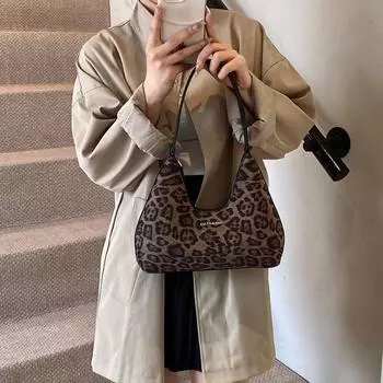 Супер огонь нишевая милая и крутая сумка с леопардовым принтом женская новая осенняя универсальная популярная сумка на одно плечо подмышкой чёрный