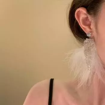 Супер серьги-кисточки в виде перьев феи белый