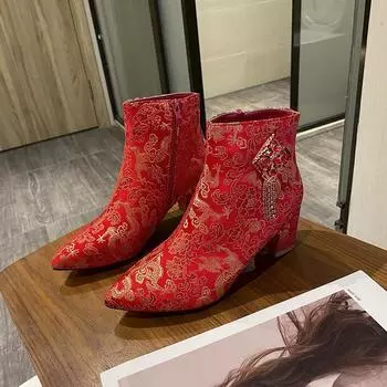Свадебные туфли женские 2024 новые зимние свадебные сапоги толстый каблук заостренный молния сбоку свадебные туфли красные сапоги мода 35