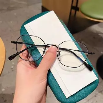 Сверхлегкие титановые очки в стиле ретро-многоугольника в стиле японской литературы с маленькой оправой для женщин, с простым лицом, могут быть оснащены оправой разной высоты.