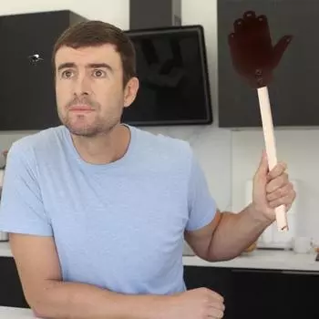 Сверхмощная мухобойка из искусственной кожи с деревянной ручкой, эффективный уловитель насекомых, удобный красный