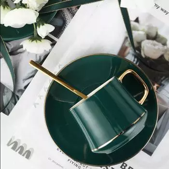 Светлая роскошная расписная золотая кофейная чашка и тарелка в скандинавском стиле. Набор из двух частей: керамическая чашка. Чашка для воды. Цветочная чашка для чая. Чашка для молока.