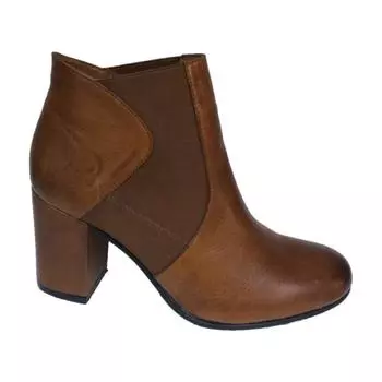 Светло-коричневые ботинки из натуральной кожи с резинкой по бокам