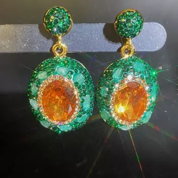 Светочувствительные изменяющие цвет серьги и серьги из медного сплава с зеленым элементом и кристаллами