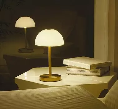 Светодиодный светильник DAIKO LED Candle Color 2400K Ra80 беспроводной USB зарядка латунный цвет DST-41888R встроенный 1,5 Вт