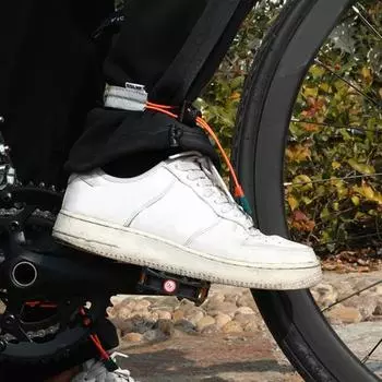 Светоотражающая лента для езды на велосипеде. Гарантия безопасности при ночной езде. Широкие противоскользящие велосипедные повязки на лодыжке и ноге. Велосипедные пробежки на открытом воздухе. Брюки для кемпинга. оранжевый