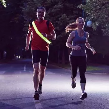 Светоотражающий плечевой ремень Светоотражающий пояс Регулируемый велосипедный ремень с сумкой Беговая экипировка Высокая видимость для бега Велоспорт зелёный