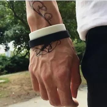 Светящийся в темноте браслет из силиконовой резины фиолетовый