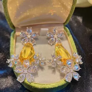 Свежие весенние цветы Изысканные серьги Знаменитые украшения Темперамент Большие капли воды Популярные украшения для ушей жёлтый