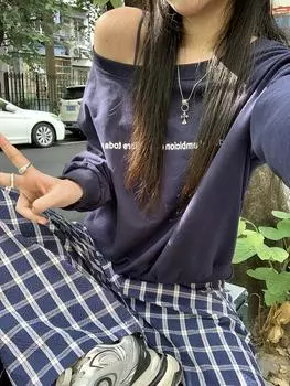 Свитшот с открытыми плечами и принтом надписи Spicy Girl для женщин - Осень 2024 Medium