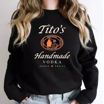 Свитшот Tito Crewneck Свитшот Tito s Handmade Vodka Унисекс Графические Худи Водка Алкоголь Свитшоты Подарок для Поклонника Tito Топ S чёрный