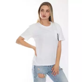 Свободная женская футболка в полоску с кнопками на карманах