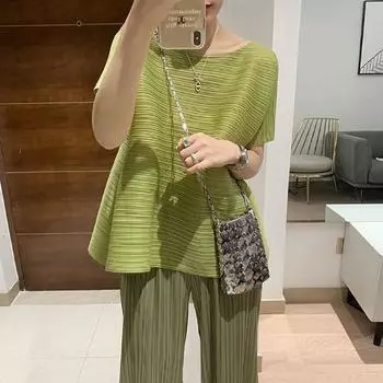 Свободный плиссированный топ-бэбидолл Miyake с рукавами реглан и разрезом сбоку Extra Large