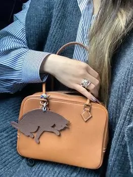 Та же винтажная кожаная сумка Бай Байхэ с винтажным кожаным верхним слоем, винтажная ручная сумка-подушка и винтажная сумка из перьев 20x9x17cm бездна