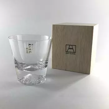 Tajima Glass Fuji качает стеклянную гору.