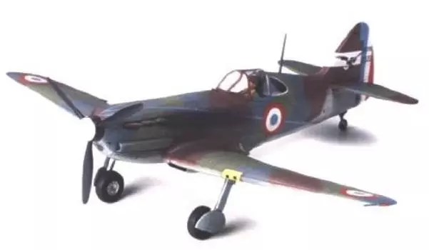Тамия Девойтин 89583 1/48 D.520 (масштаб ограничен)