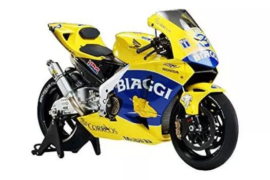 Tamiya Masterwork Collection Honda Pons RC211V 2003 Max Biaggi Specification Painted Complete Model 21017 Complete Product 1/12 No.17