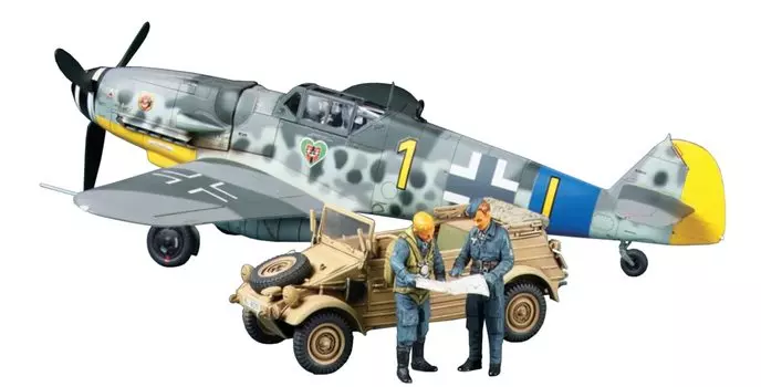 Tamiya Scale Limited Product Немецкая армия Messerschmitt Bf109 Kubelwagen Type 82 Набор пластиковых моделей 25204 Литье Цвет 1/48 G-6 &