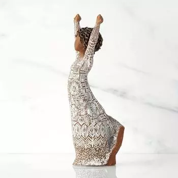 Танцующая девушка Домашнее скульптурное искусство Гостиная Спальня Украшение стола Изделия из смолы Принадлежности для украшения комнаты