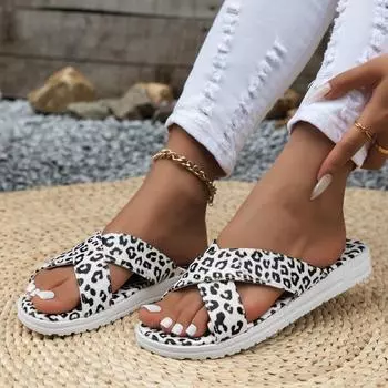 Тапочки 2024 года, летняя новая верхняя одежда, сандалии на платформе с леопардовым принтом, большие размеры, женские классные тапочки 36 белый