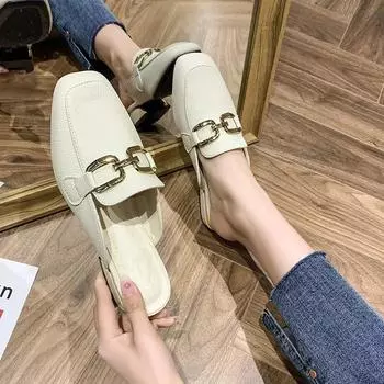 Тапочки Baotou Half Slippers Женская обувь в британском стиле Модные металлические пряжки Украшенные средним каблуком Повседневные шлепанцы Весна Лето Ленивые тапочки 35 белый