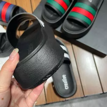 Тапочки для женщин, летние, толстые, однотонные, классные, тапочки для ванной, нескользящие, для ванной, пляжная обувь для пары, верхняя одежда 36