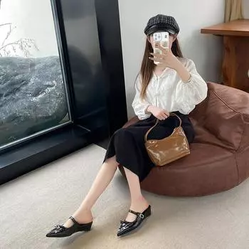 Тапочки Фэн-шуй с бриллиантовым бантом и французской отделкой «Мэри Джейн» для женщин 2025 года с острым носком и плоской подошвой, с юбкой, тапочки Баотоу 35 серебряный