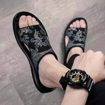 Тапочки мужские 2025 новые летние односложные пляжные туфли с мягкой подошвой массажные нескользящие сандалии E591 латекс 38