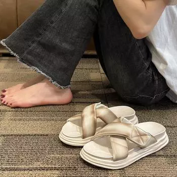 Тапочки на платформе, женская верхняя одежда, лето 2025, новые удобные, мягкая подошва, модные, на платформе, нескользящие, повседневные, классные, тапочки, женская обувь 35